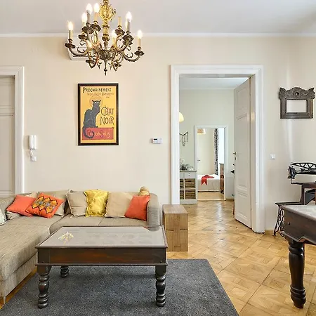 Vintage In The Heart Of Apartment